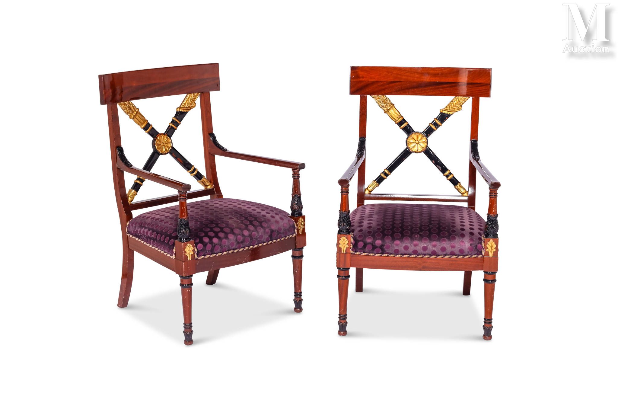 Paire de fauteuils de style Empire