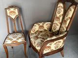 paire de chaises anciennes avec dossier et accoudoirs rembourrés