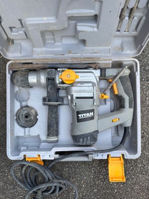 a tool in a case that is sitting on the ground