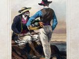 deux hommes, coiffés de chapeaux et vêtus de gilets, assis sur un rocher près de l'océan