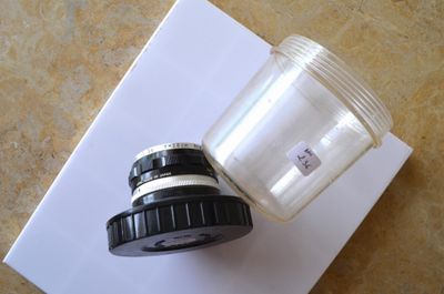 Un objectif de marque NIKKOR-H F:2,8 cm- 3,5, excellent état