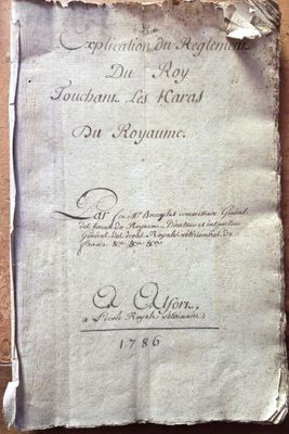 un bout de papier qui a été laissé sur une table