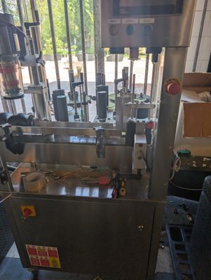 l'image d'une machine installée dans une pièce