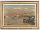 une peinture représentant une scène portuaire avec des bateaux sur l'eau