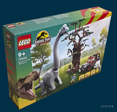 une boîte de Lego Jurassics avec un dinosaure en arrière-plan