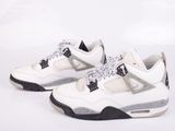 Nike Air Jordan 4 Retro blanc / noir - gris ciment