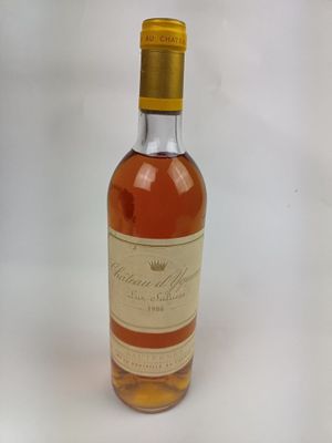 la bouteille est vide et prête à être remplie de vin