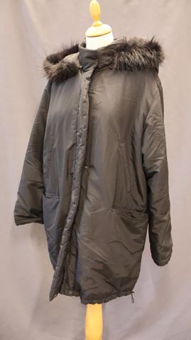 Marina RINALDI Basic – Manteau noir matelassé. Taille : 40-42 à v...
