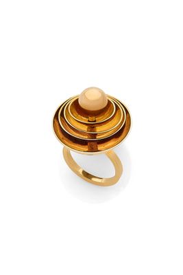 an image of a gold ring with a sphere on top of it