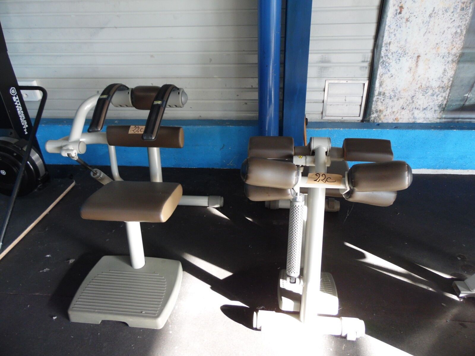 2 machines de musculation TECHNOGYM spéciales seniors