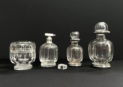 BACCARAT, modèle Malmaison Nécessaire de toilette en cristal… - Photo 1