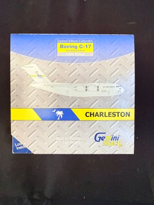 une carte sur laquelle figure l'image d'un avion
