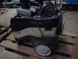 a machine that is sitting on top of a pallet
