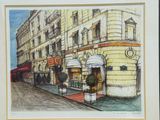 tableau représentant une scène de rue avec un café et un immeuble
