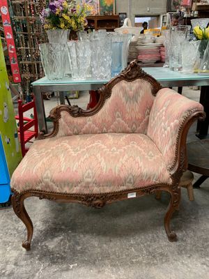 Méridienne en bois sculpté dans le goût de la Rocaille