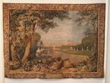 une image d'une tapisserie accrochée au mur