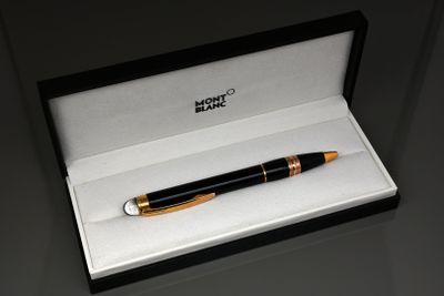 Montblanc - Stylo bille modèle Starwalker en résine noire et…