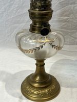 Lampe à pétrole à corps en verre émaillé, H :53 cm (photo 2)