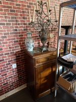 1 lot de mobilier comprenant 1 porte manteaux, avec miroir, …