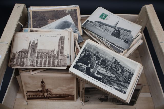 Lot de cartes postales divers