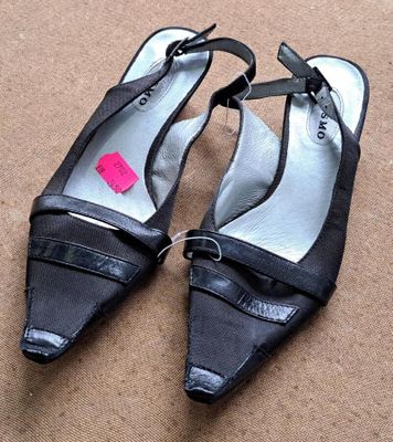 124 / Paire de chaussures - COSMO - Pointure 38 /// CO…