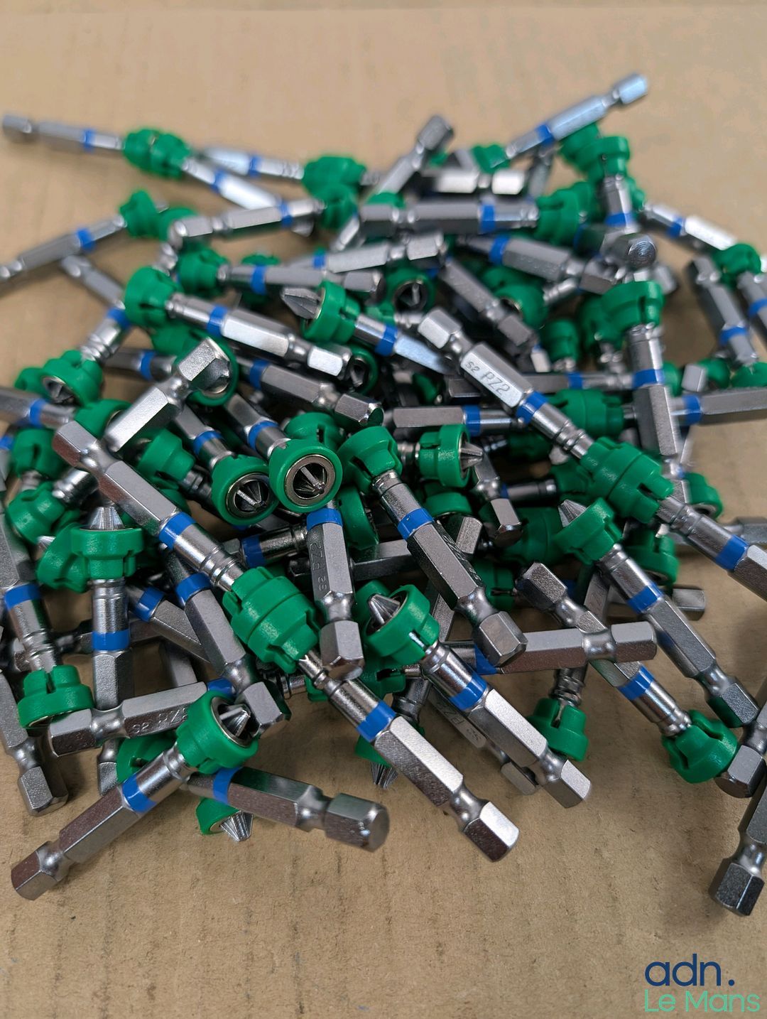 Lot de 1 kg d'embouts magnétiques PZ2.