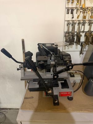 MACHINE A CLEFS OPARA IV POUR CLEFS A GORGES - Photo 1