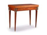 l'image d'une table en bois sur laquelle se trouve un tiroir