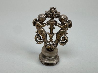 Sceau à cacheter probablement en argent à décor de deux ange… - Photo 1