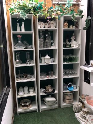 -Ensemble d'agencements et matériels d'exploitation, petite …