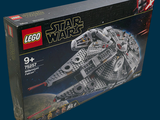 une boîte contenant un ensemble Lego Star Wars « Millennium Fighter »