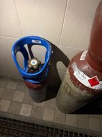 1 chariot avec deux bouteilles et deux manos + goulottes + 1… (photo 4)