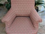 an image of a chair that is sitting on the ground
