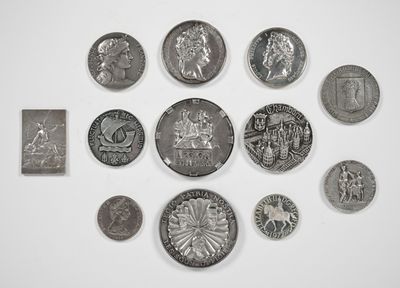 Collection de 12 médailles souvenirs en argent Poids : 969,7… - Photo 1