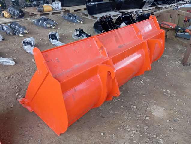 Godet à terre L2000mm attelage Euro Neuf