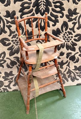 Chaise bébé en bambou. Circa 1900