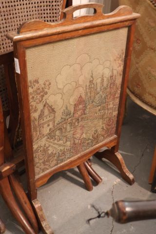 Pare feu de cheminée en bois et tapisserie