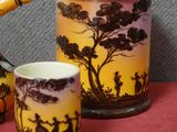 trois tasses posées les unes à côté des autres