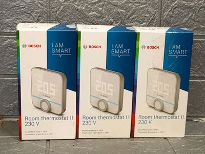 Lot de 3 thermostats connectés BOSCH - 2 neufs et 1 retour c…