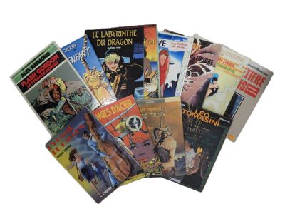 un grand nombre de livres posés sur une table