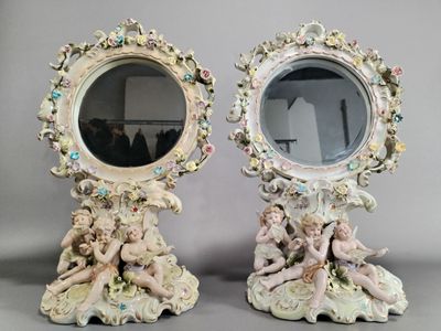 Paire de miroirs de toilette en porcelaine – Élégance et raffinement