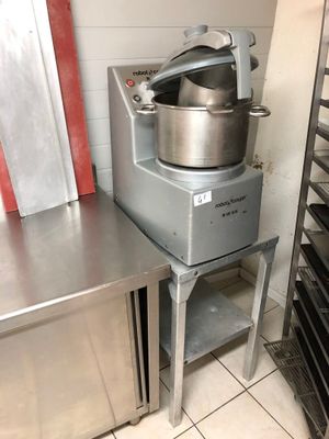 Cutter vertical Robot Coupe R15VV sur table - Photo 1