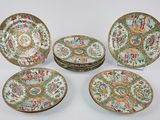 six assiettes de la « famille » chinoises et une soucoupe