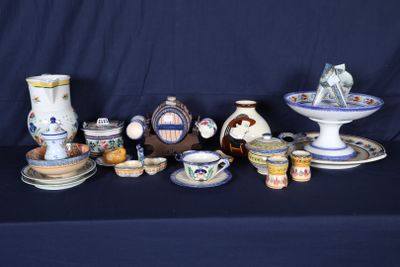 de nombreux types de poteries sur la table