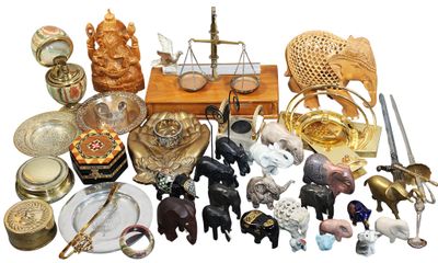 Ensemble comprenant COLLECTION de sujets "Eléphants" de dive… - Photo 1