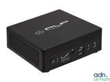 une image représentant un petit boîtier noir doté de deux ports USB