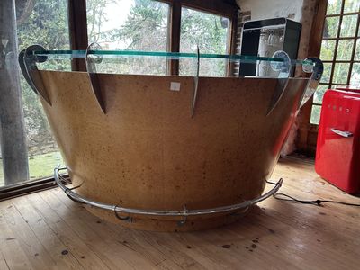 Bar arrondi design en stratifié aluminium ouvrant d'un côté …