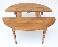 Table de forme ovale en noyer, quatre pieds balustres (possi… (photo 5)