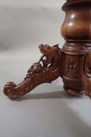 Guéridon en chêne sculpté, le piètement tripode à décor de t… (photo 5)