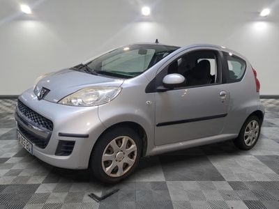 PEUGEOT - 107 1.0E 12V 68CH BLUE LION TRENDY - ES - Mise en …